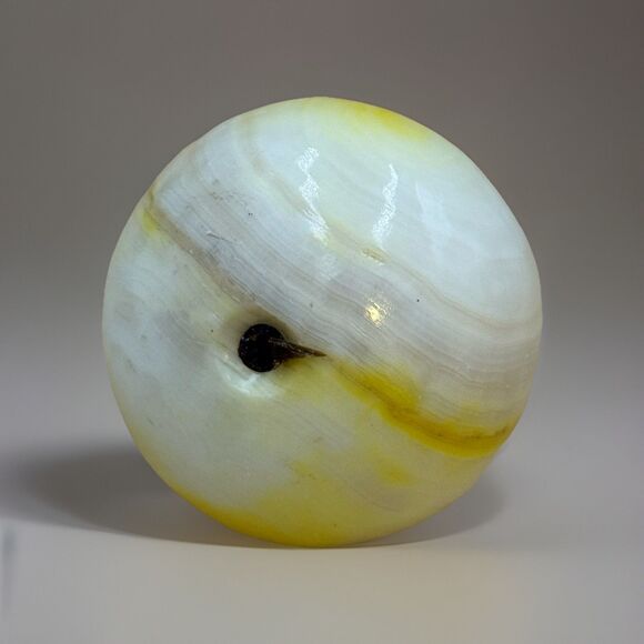 Vintage Italian Alabaster Fruit, Yellow and White Carved Stone - Pomegranate - Picture 3 of 4